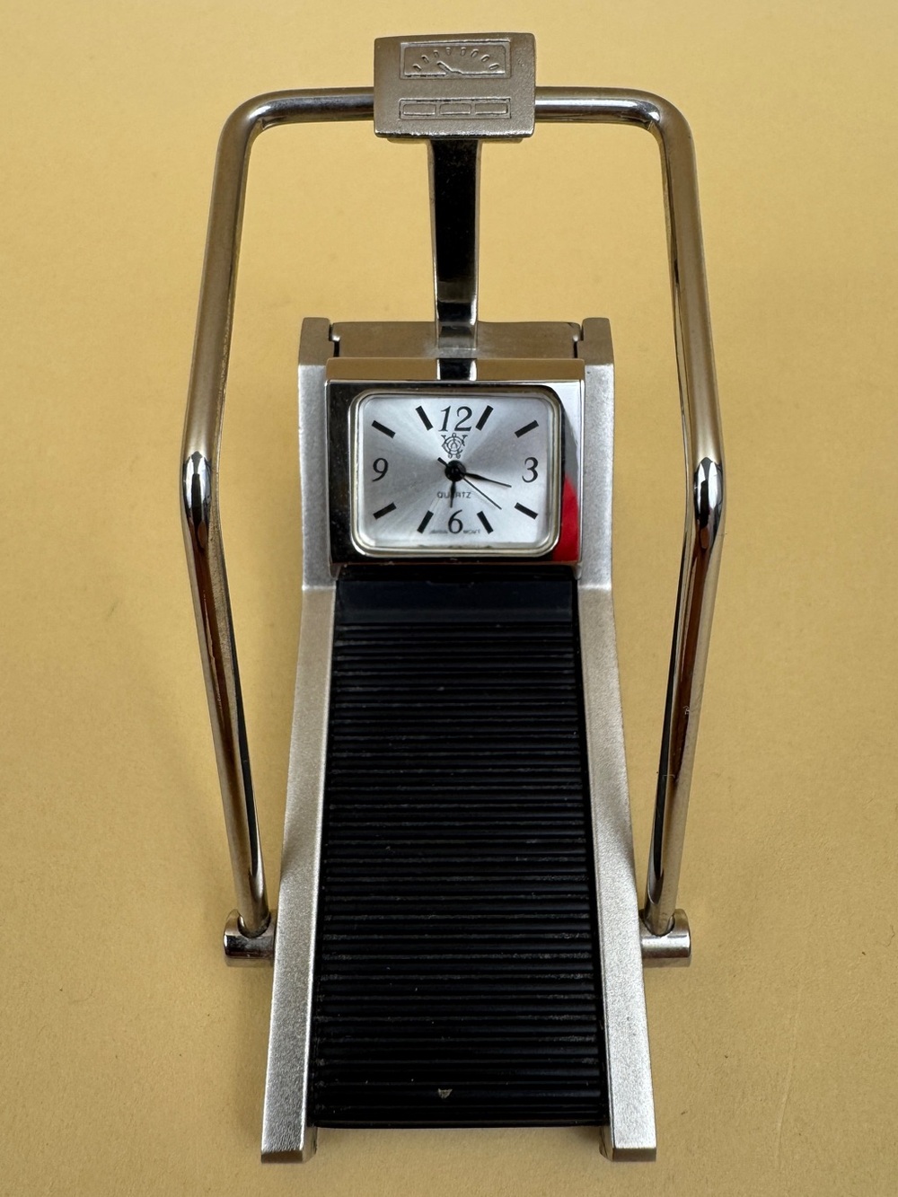 Miniature Treadmill Desk Clock Vintage Metal Fitness Running Novelty Quartz Gift